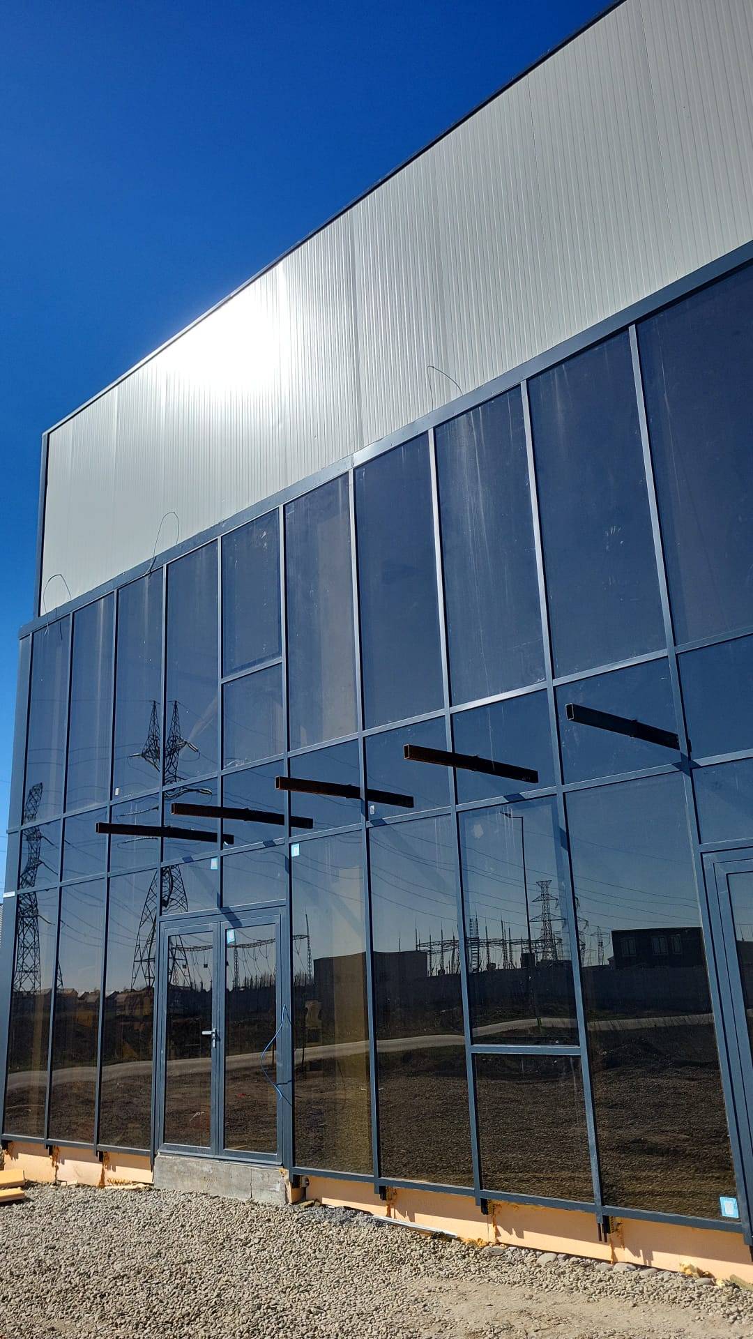 Tâmplărie PVC și Aluminiu București, Ilfov si imprejurimi | Ferestre și Termopane | Sticla securizata, Mad Con Grup | Producător tâmplărie PVC și aluminiu în București și Ilfov, Dascalu, Pipera, Stefanestii de jos, Runcu, Otopeni, Pantelimon, Branesti, Ferestre PVC, termopane și montaj realizat de echipe proprii.